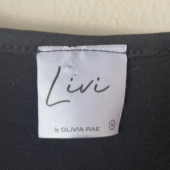 Black Top with scrunch - Picture 3 of 3